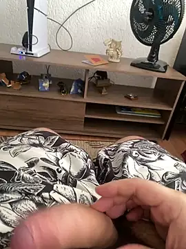 Snapshot of safadogggg chatting on April 2026 03:09:01 PM safadogggg online show from April 2026 03:09:01 PM