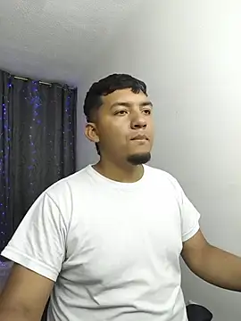 Snapshot of Itsdavidxxx chatting on May 2026 06:28:02 AM Itsdavidxxx online show from May 2026 06:28:02 AM