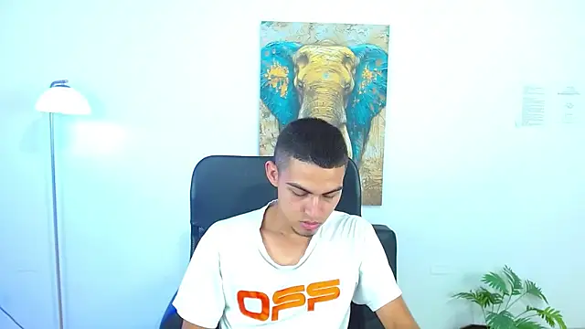 lucass 18 online show from April 2026 08:13:01 PM