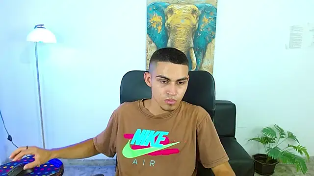 lucass 18 online show from April 2026 07:31:01 PM