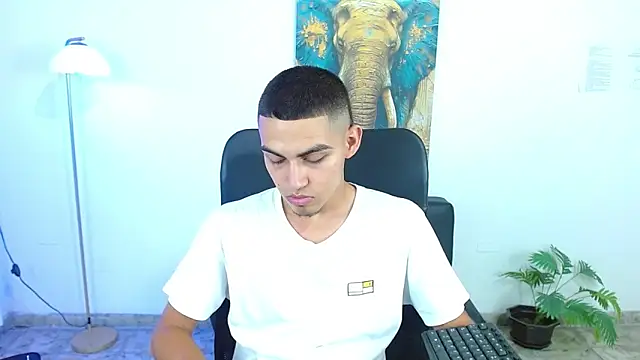 lucass 18 online show from April 2026 08:21:01 PM