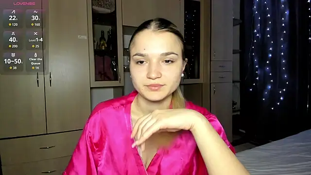 HoneyBunnyy  online show from April 2026 07:31:02 PM