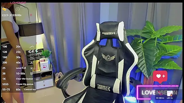 Molly McQueen online show from March 2026 05:26:01 PM