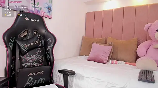 natalia vela online show from June 2026 02:33:01 PM