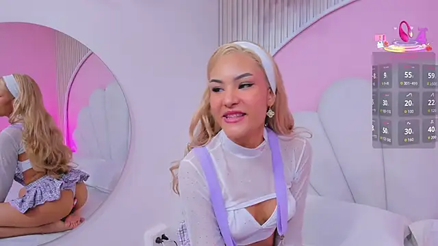 Snapshot of mia__poppy chatting on April 2026 03:57:01 AM mia poppy online show from April 2026 03:57:01 AM