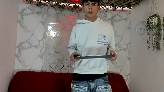 QuadFlameX0 online show from April 2026 08:12:02 PM