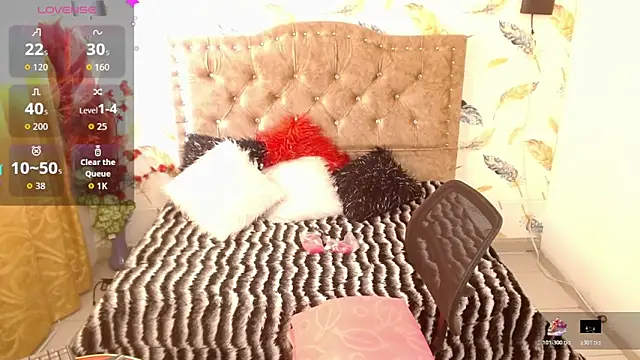 Luna-Foxx online show from March 2026 07:37:01 PM