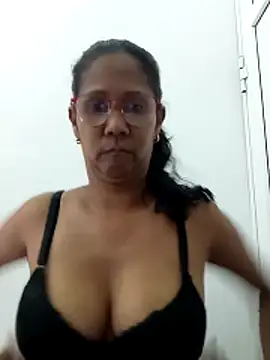 Karen La Flaca online show from April 2026 03:30:02 AM