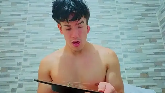 MAX COOPER1 online show from April 2026 03:35:02 AM