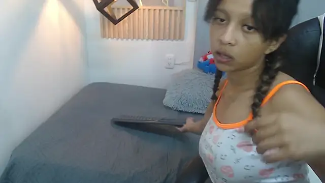 Snapshot of naty_18 chatting on May 2026 09:19:01 PM naty 18 online show from May 2026 09:19:01 PM
