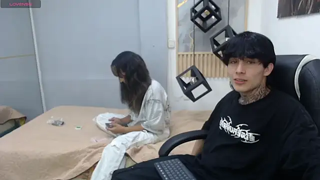 naty 18 online show from April 2026 03:35:01 AM