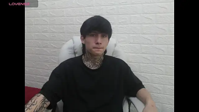 naty 18 online show from April 2026 05:58:02 AM