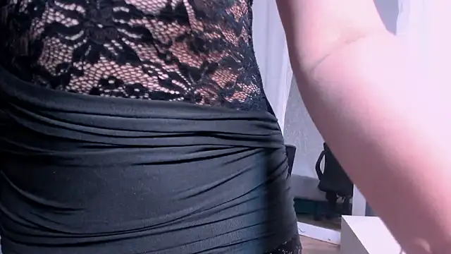 EmiilyGreey online show from April 2026 01:40:03 PM