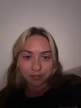 peachesncreamyy online show from July 2026 10:56:02 PM