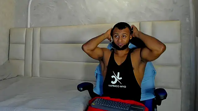 Snapshot of Dark_lennox chatting on April 2026 02:07:01 AM Dark lennox online show from April 2026 02:07:01 AM