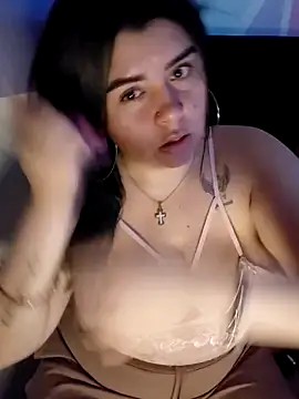 Snapshot of tania_22xx chatting on April 2026 10:39:02 PM tania 22xx online show from April 2026 10:39:02 PM