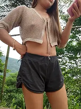 xinhxinh-cute online show from May 2026 11:26:01 PM