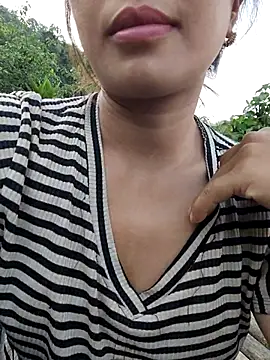 xinhxinh-cute online show from April 2026 10:51:01 AM