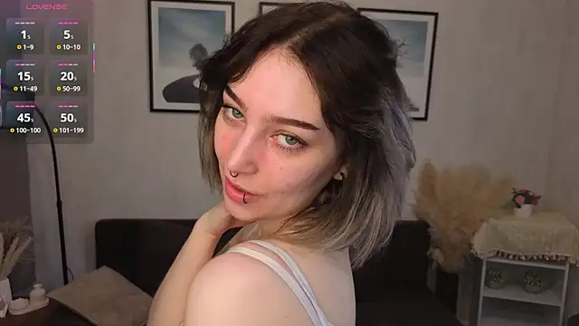 WavaMaddison online show from April 2026 01:11:02 AM