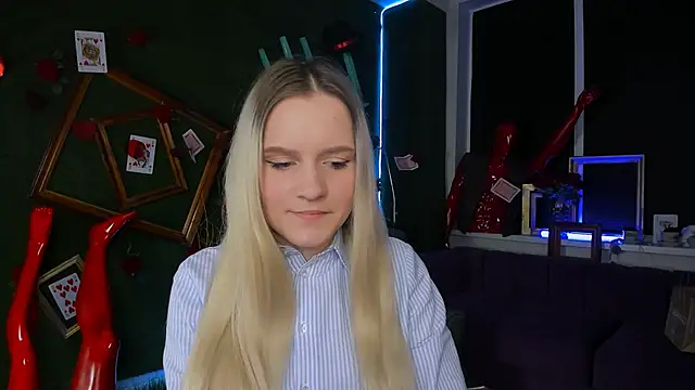 Snapshot of SherriButlers chatting on April 2026 09:13:01 AM SherriButlers online show from April 2026 09:13:01 AM