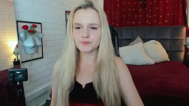Snapshot of SherriButlers chatting on July 2026 05:14:01 AM SherriButlers online show from July 2026 05:14:01 AM