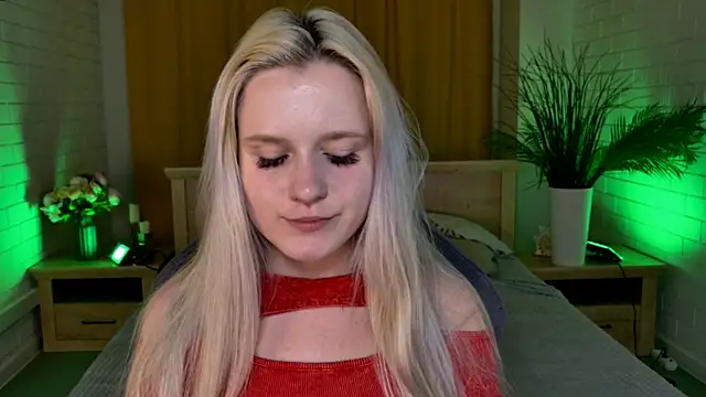 Snapshot of SherriButlers chatting on June 2026 05:13:01 AM SherriButlers online show from June 2026 05:13:01 AM