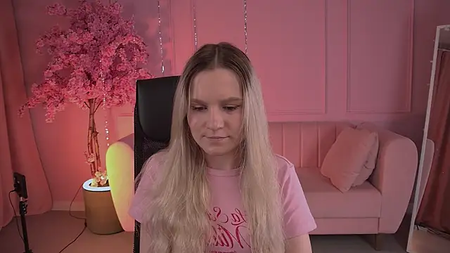 SherriButlers online show from April 2026 09:11:02 AM