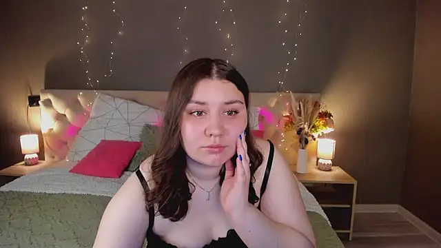 Maya Raay online show from April 2026 01:18:02 AM