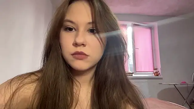 NyelleSpir online show from April 2026 01:39:01 PM