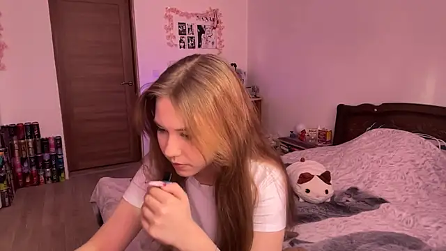 NyelleSpir online show from April 2026 03:05:01 PM