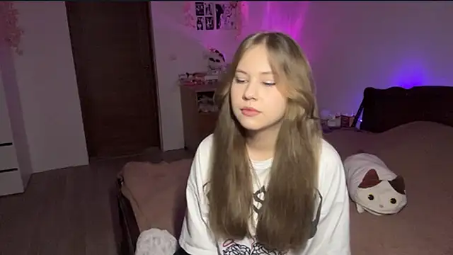 NyelleSpir online show from May 2026 06:09:01 PM