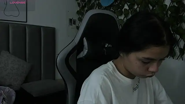Kikii 1 online show from June 2026 04:43:02 AM