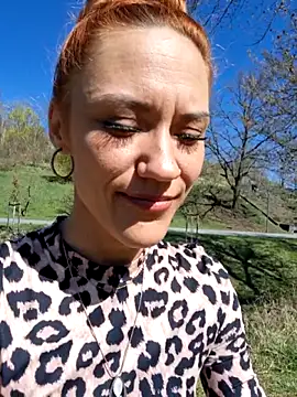 SlimBellaOfficial online show from April 2026 10:28:02 AM