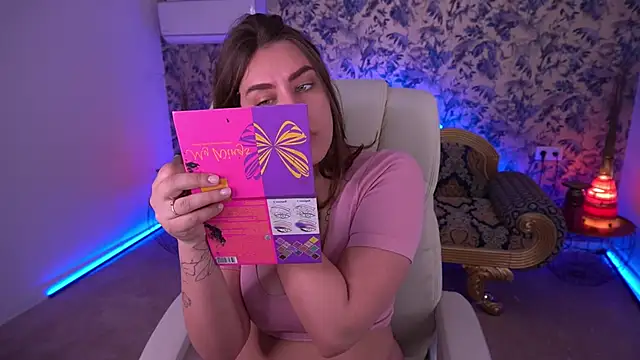 HeyKitten online show from April 2026 07:22:02 AM