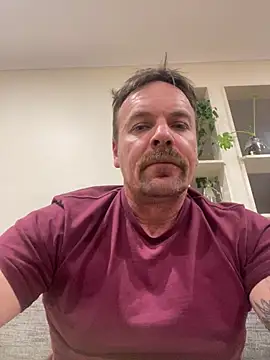 Snapshot of macfromoz chatting on April 2026 10:17:02 AM macfromoz online show from April 2026 10:17:02 AM