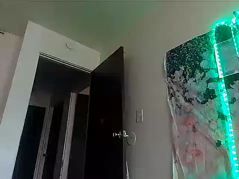 Fetishjoiqueen online show from March 2026 10:55:01 PM