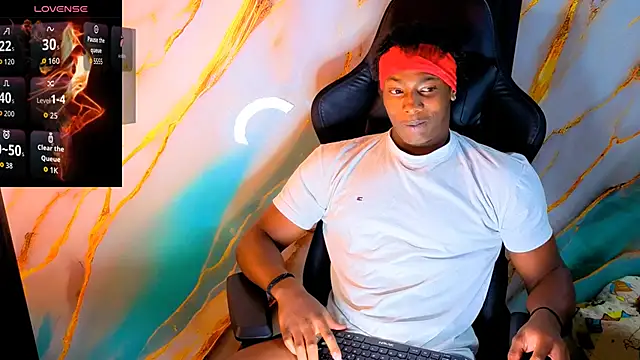 Snapshot of maxmuscle10 chatting on March 2026 12:51:02 PM maxmuscle10 online show from March 2026 12:51:02 PM