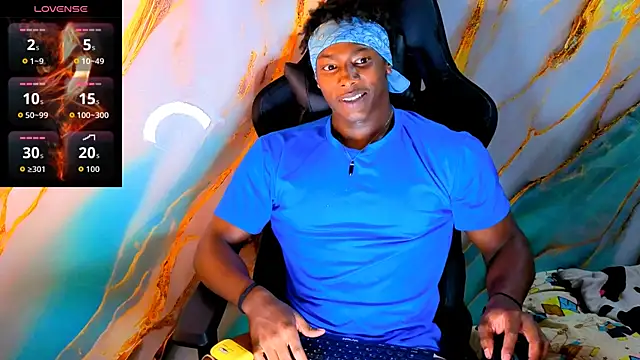 Snapshot of maxmuscle10 chatting on March 2026 10:33:01 PM maxmuscle10 online show from March 2026 10:33:01 PM