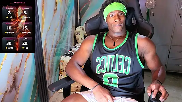 Snapshot of maxmuscle10 chatting on March 2026 02:38:01 PM maxmuscle10 online show from March 2026 02:38:01 PM