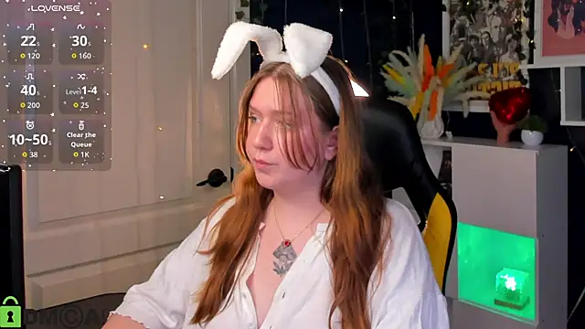 Snapshot of Lilit_Sinful chatting on May 2026 11:29:01 AM Lilit Sinful online show from May 2026 11:29:01 AM