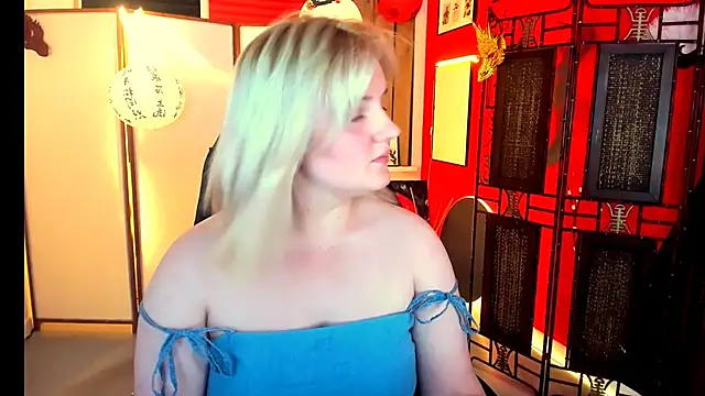 Snapshot of KathyBriggs chatting on June 2026 09:31:01 AM KathyBriggs online show from June 2026 09:31:01 AM
