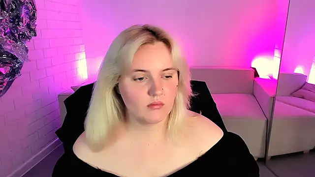 Snapshot of KathyBriggs chatting on June 2026 09:36:02 AM KathyBriggs online show from June 2026 09:36:02 AM