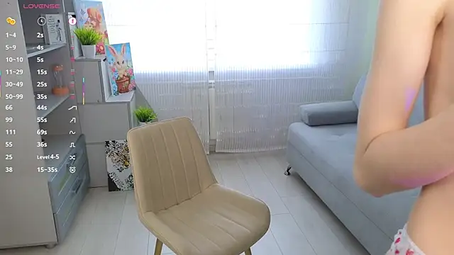 TulaHilst online show from April 2026 07:45:01 AM