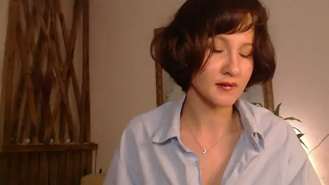 Snapshot of wanderwhitch chatting on June 2026 02:05:02 AM wanderwhitch online show from June 2026 02:05:02 AM