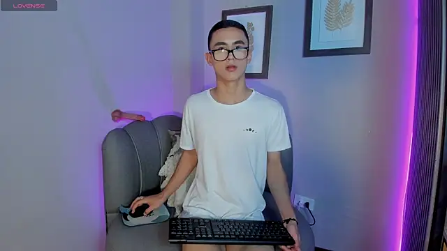 Snapshot of Jostyn_rous chatting on April 2026 12:30:01 PM Jostyn rous online show from April 2026 12:30:01 PM