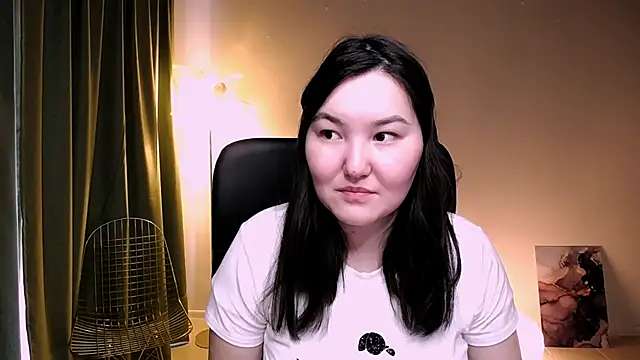 CamilaMartiez online show from April 2026 01:06:02 PM