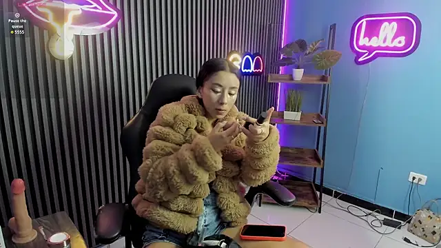 Luna roose1 online show from April 2026 12:43:01 PM