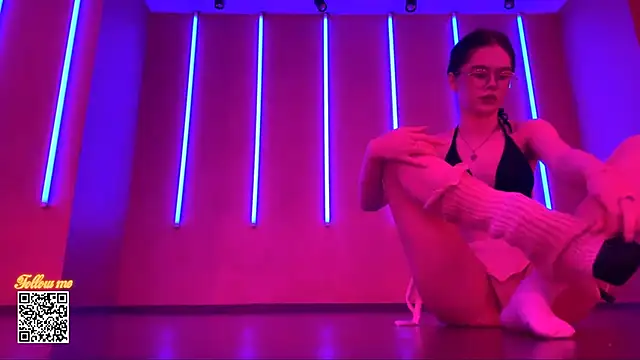 DorothyJones online show from April 2026 11:27:01 AM