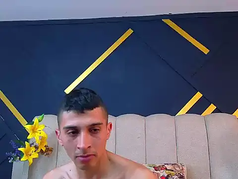 Snapshot of MiaANDronyy chatting on March 2026 07:26:01 PM MiaANDronyy online show from March 2026 07:26:01 PM