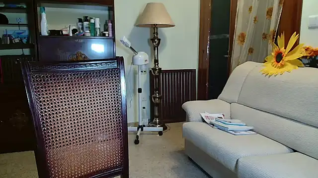 aquamarine hot online show from April 2026 06:01:02 PM